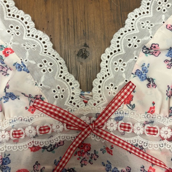 NWT for love and lemons ditsy day floral mini dress - Picture 5 of 16